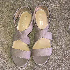 Cross cross with Velcro strap